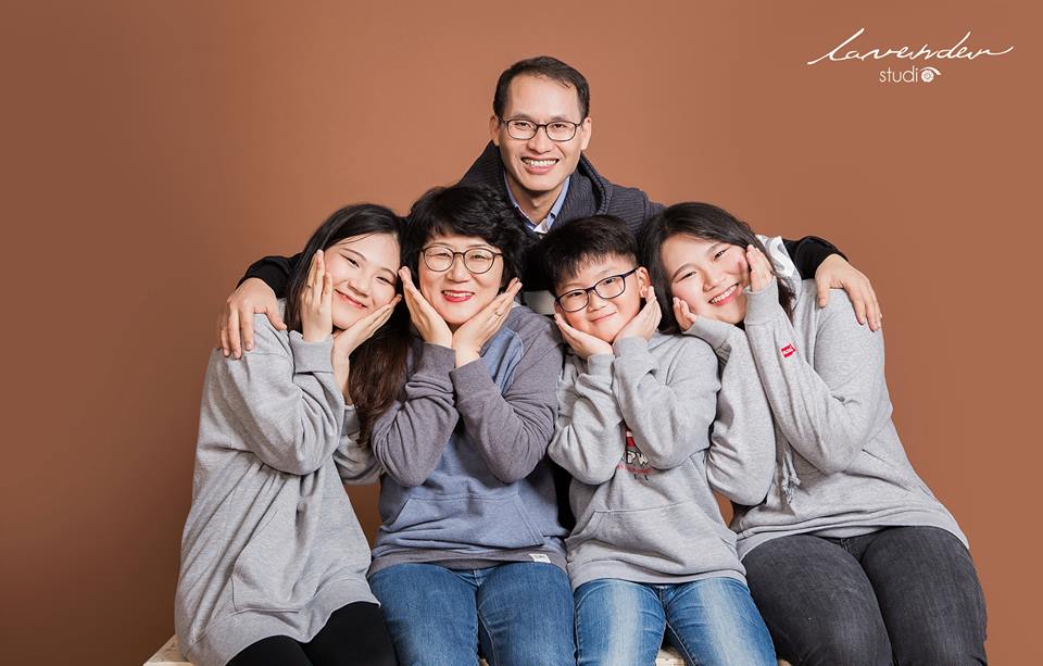 Chụp hình gia đình ở Tp HCM giá rẻ và đẹp